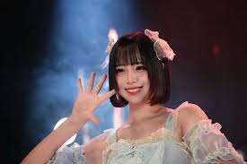 持ち前のダンスと歌唱力で人気