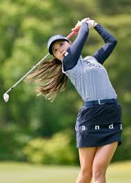 インスタでは水着姿のオフショットを公開