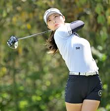 ファッション誌などにも取り上げられるスレンダースタイル