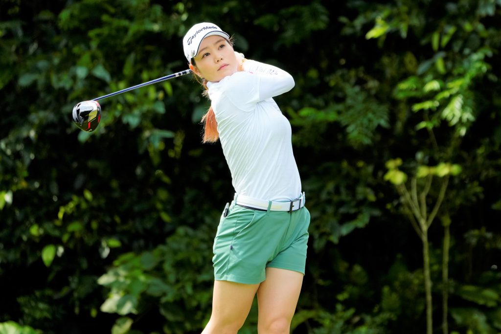 胸のカップスは推定Dカップ