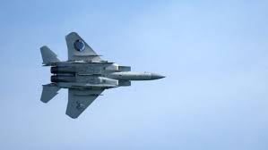 最先端の欧米製兵器を導入した小規模ながら極めて近代的な軍隊