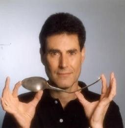 6位：ユリ・ゲラー