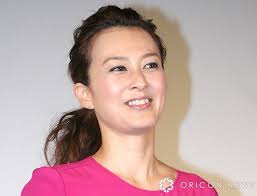 現在も年齢を感じさせない若々しさと愛らしい姿がSNS上でも大きな話題に
