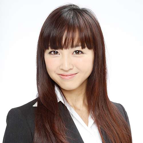ナレーターやイベント司会(MC)など声の仕事を中心にフリーランスで活動