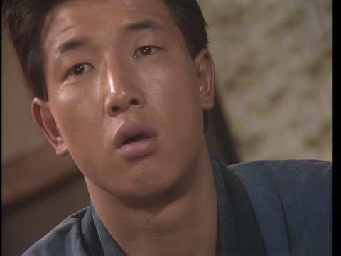 自身の劇団の主宰や後進の育成（アクターズスクールの講師）を主な軸として活動
