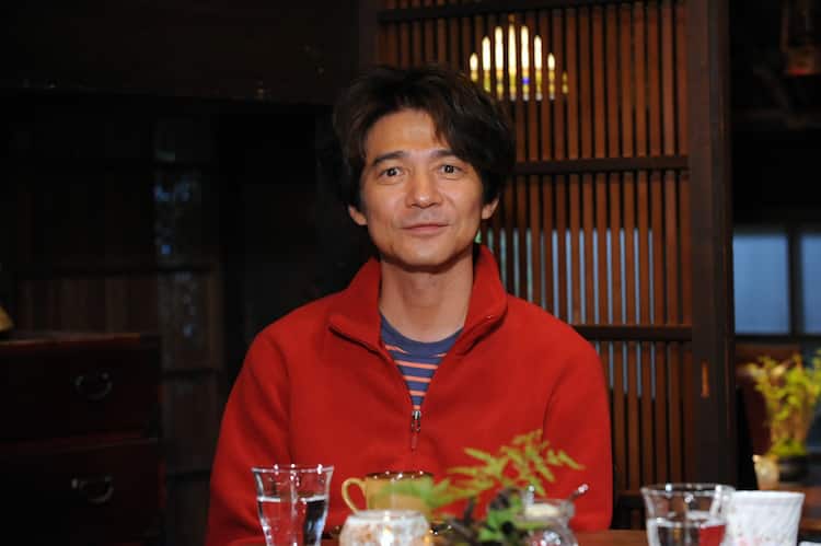 子役時代からの長いキャリアを経て味わい深い演技を見せる