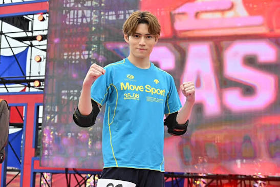 ステージ上で魅せるクールな表情やキレのあるダンスでファンを引きつける
